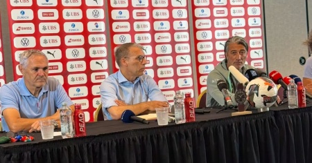 «Abbiamo giocato contro l'arbitro, il VAR e i loro tifosi»