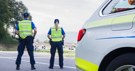 Corsa folle a 189 km/h: motociclista ubriaco fermato dalla polizia