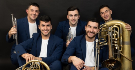 Yoga, Puccini e giovani talenti