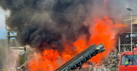 Incendio vicino a Losanna, chiusa l'autostrada A1