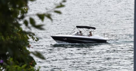 Ad alta velocità vicino alla riva: «Venite a vedere che follia»