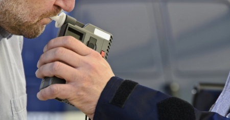 Alla guida con un tasso alcolemico due volte e mezzo oltre il limite: nei guai una 47enne di Mendrisio