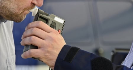 Alla guida con un tasso alcolemico due volte e mezzo oltre il limite: nei guai una 47enne di Mendrisio