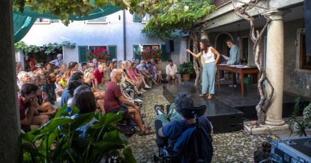 Arzo ritorna a raccontare storie