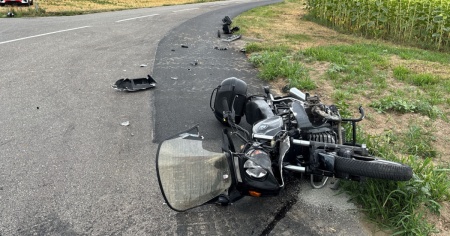 Auto contro moto: grave un 58enne