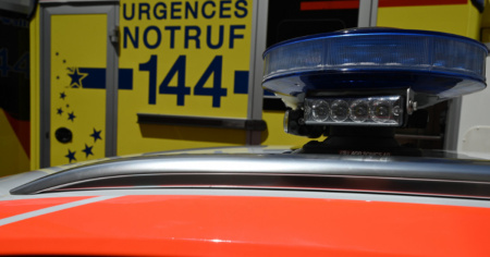 Auto contro un albero: muore una donna di 64 anni