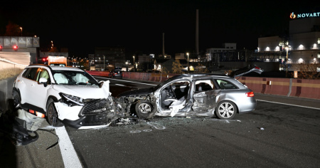 Frontale in autostrada: quattro feriti, uno è grave