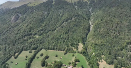 Escursionista muore dopo una caduta nel bosco
