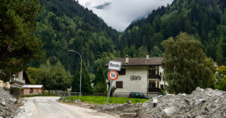 Otto morti a Bondo: è iniziato il processo