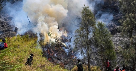 Incendio a Giava: il vulcano Bromo chiuso ai turisti