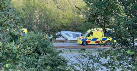 Grave incidente sulla A2: il conducente dell'auto rischia la vita