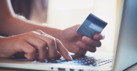 L'online cresce, il "non-food" arranca: è un commercio al dettaglio a due velocità