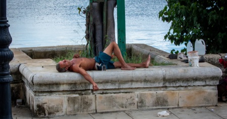 «Qui ormai manca tutto». La Morte visita Cuba