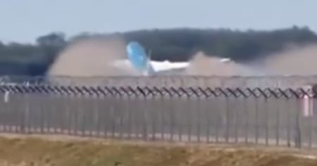 Incidente sfiorato a Monaco: per il Boeing «problemi di accelerazione»