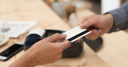Blackout e internet fuori uso: si potrà continuare a pagare con la carta