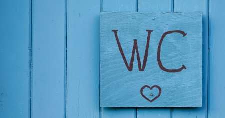 In vigore la direttiva sui bagni separati per donne e trans
