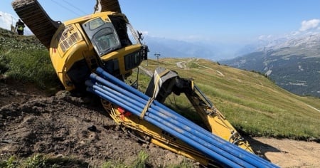 Perde il controllo dell'escavatrice: operaio muore a 39 anni