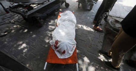 Raid israeliani su Gaza nella notte, almeno otto morti