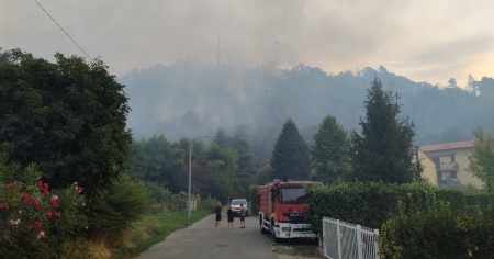 Il Monte Goj continua a bruciare