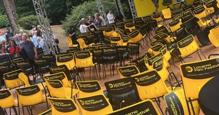 Il palco su una ex piscina: «Da sempre ospita eventi, ma quella struttura è opera del Festival»