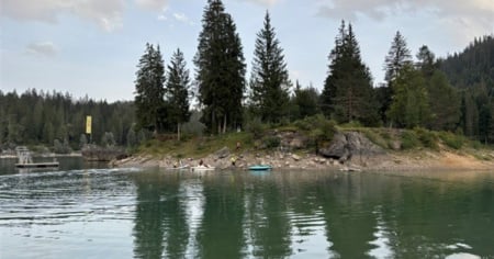 Bracciate fatali nel lago per il giovane turista