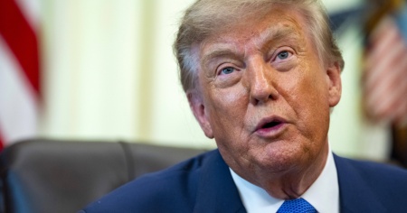 Trump: «Gli Stati Uniti hanno il controllo totale dello Stretto di Hormuz»