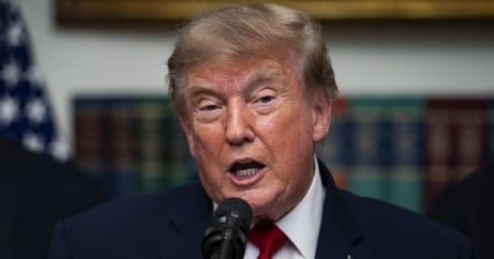 Trump: «Guerra economica mai vista contro Teheran, sarà un D-Day»