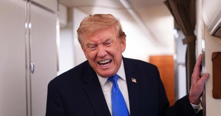 Attacco annullato, Trump annuncia nuovi colloqui con l'Iran