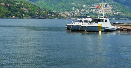 Lago di Como: turista 21enne scompare dopo un tuffo, fidanzata sotto choc