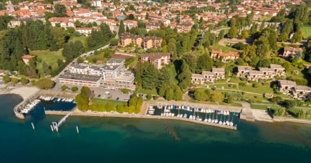 Nuotata fatale nel lago Maggiore: morto un 67enne