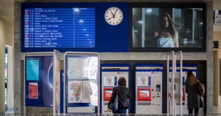 Stazioni, nessuna priorità alle lingue nazionali negli annunci