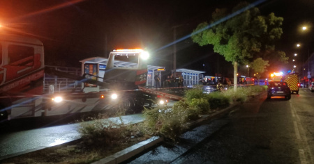 Auto sulla folla dopo una lite