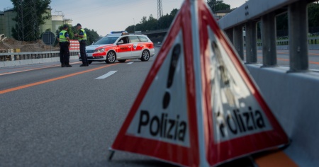 Faceva «chiamate shock» per truffare gli anziani, beccato sull'A2