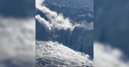 Crolla un masso sopra l’Oeschinensee, nube di polvere e turisti in fuga