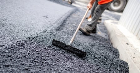 Microrivestimento del manto stradale: lavori diurni e notturni