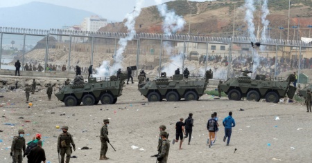In centinaia in piazza a Ceuta contro gestione crisi migranti