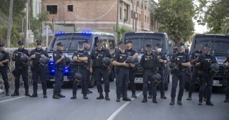 Ceuta, sale la tensione tra fake news e scontri con la polizia