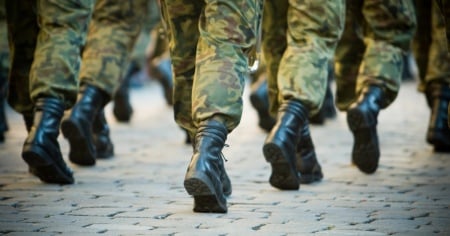 Discriminazioni in caserma, l’esercito cambia passo
