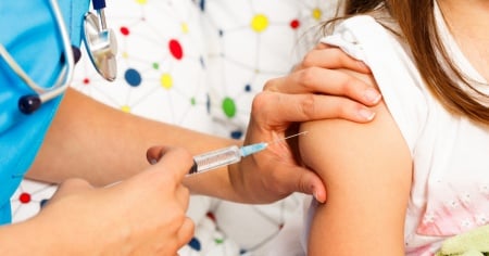Calano ancora le vaccinazioni tra i bambini in età prescolare