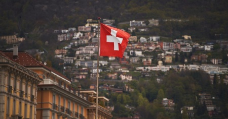 Neutralità svizzera: i sondaggi dicono no al cambiamento, ma il Ticino fa eccezione
