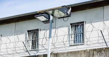 Niente Tinder, niente Instagram. Ma per i detenuti c'è Jail Mail