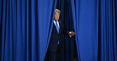 Trump minaccia l'Oman: «Se ci ostacola, lo bombarderemo»