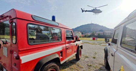 Le operazioni non si fermano, ma le fiamme sono sotto controllo