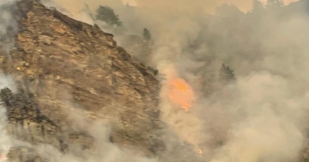 Incendio in Valle Verzasca, in fumo quasi tre ettari di bosco