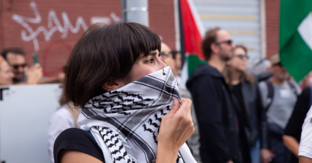 La polizia impedisce un corteo pro-Palestina non autorizzato
