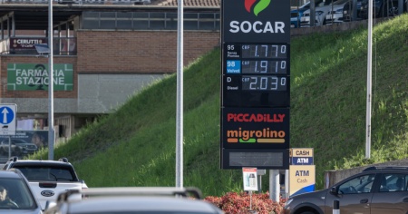 I prezzi della benzina tornano a scendere