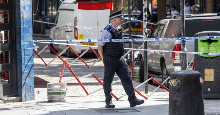 Attacco con forbici a Londra, incriminata una 47enne