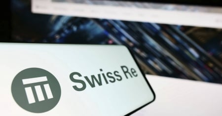 Pochi disastri spingono l'utile di Swiss Re