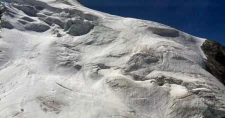 Resti umani riemergono dal ghiacciaio