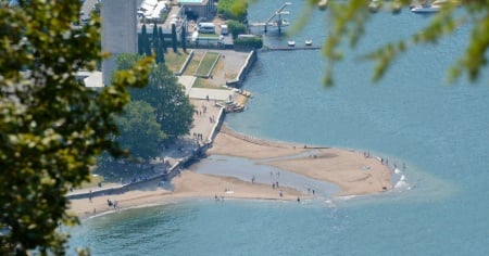 Rischia di annegare nel lago di Como: salvato bimbo di nove anni